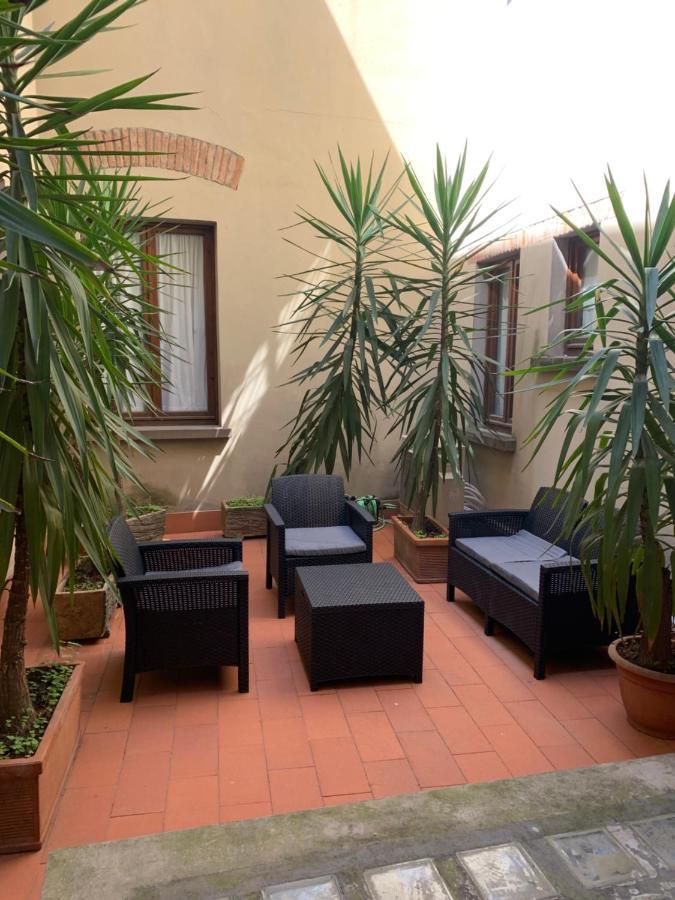 Signoria Apartment With Patio Firenze Bagian luar foto