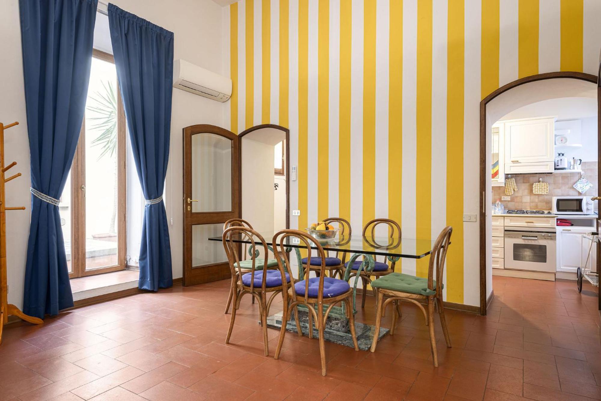Signoria Apartment With Patio Firenze Bagian luar foto