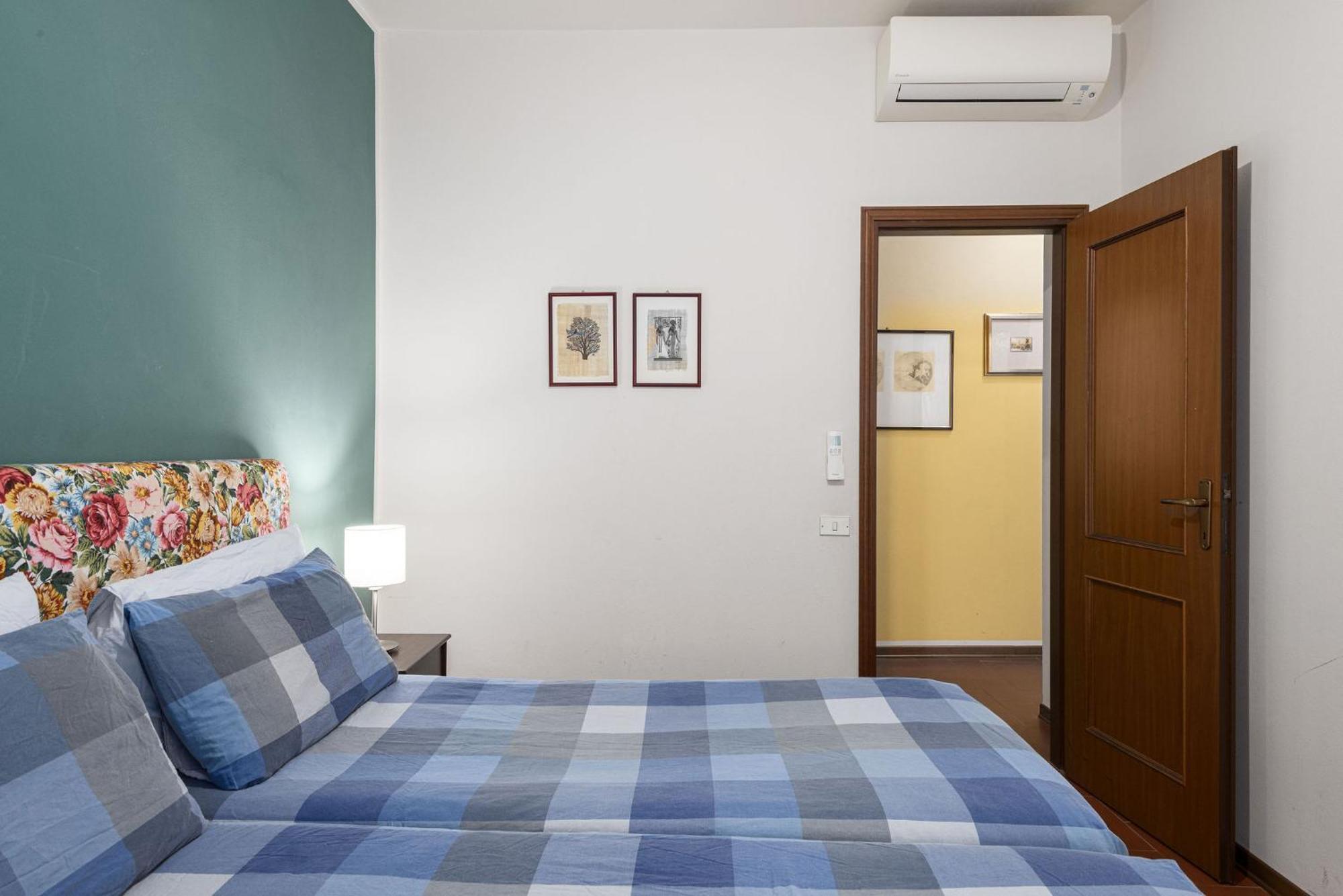 Signoria Apartment With Patio Firenze Bagian luar foto